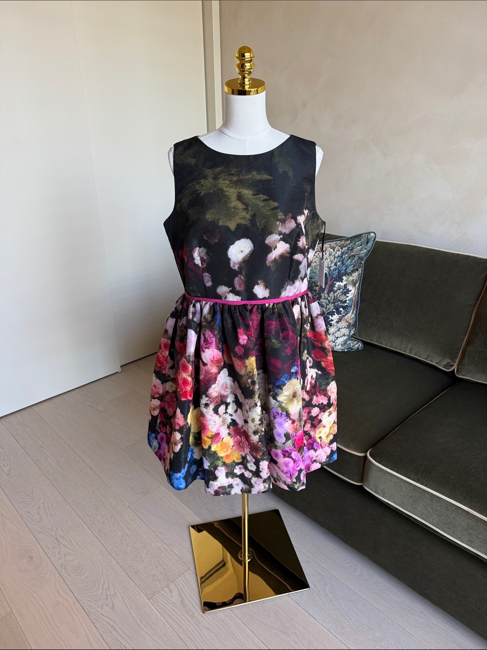 Red Valentino Black Floral Dress Size EU 48 = Size US 10